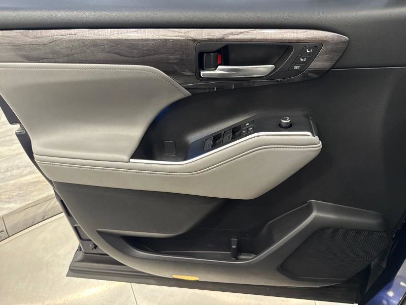 Used 2021 Toyota Highlander Limited image 70
