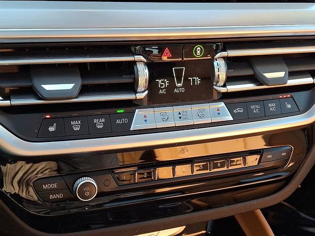 Used 2023 BMW X4 xDrive30i image 17