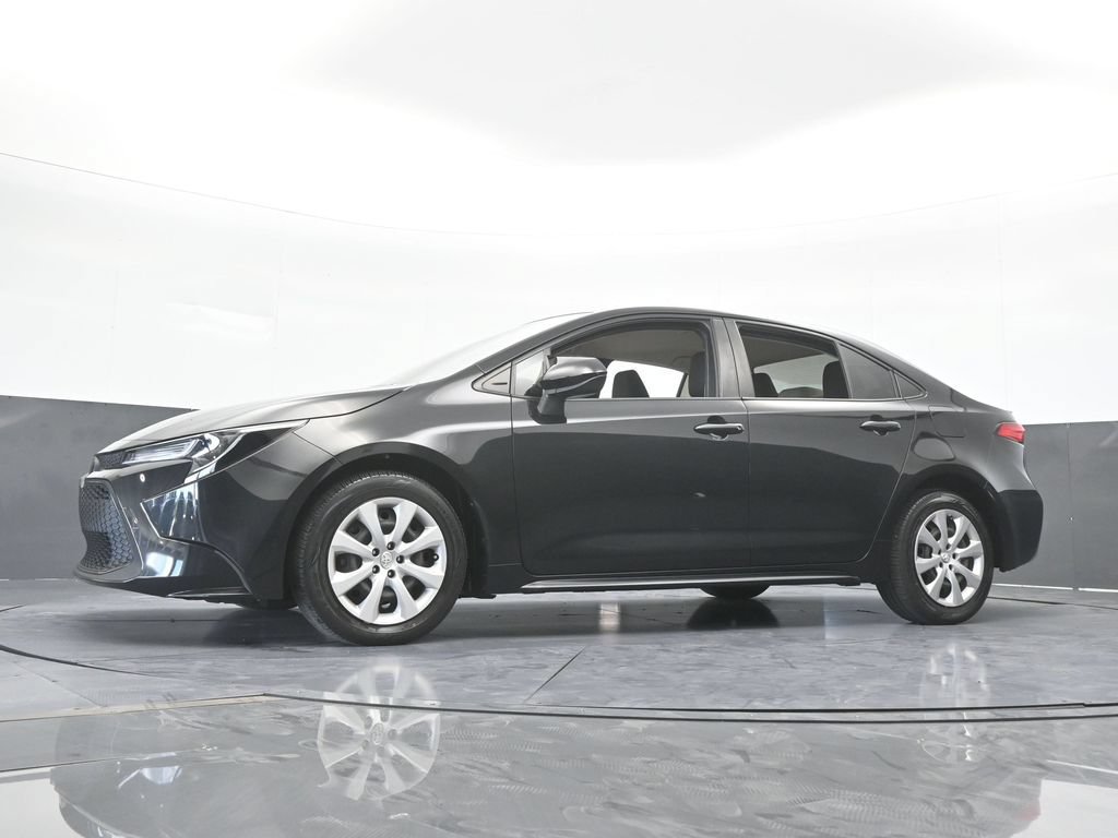 Used 2021 Toyota Corolla LE FWD image 48