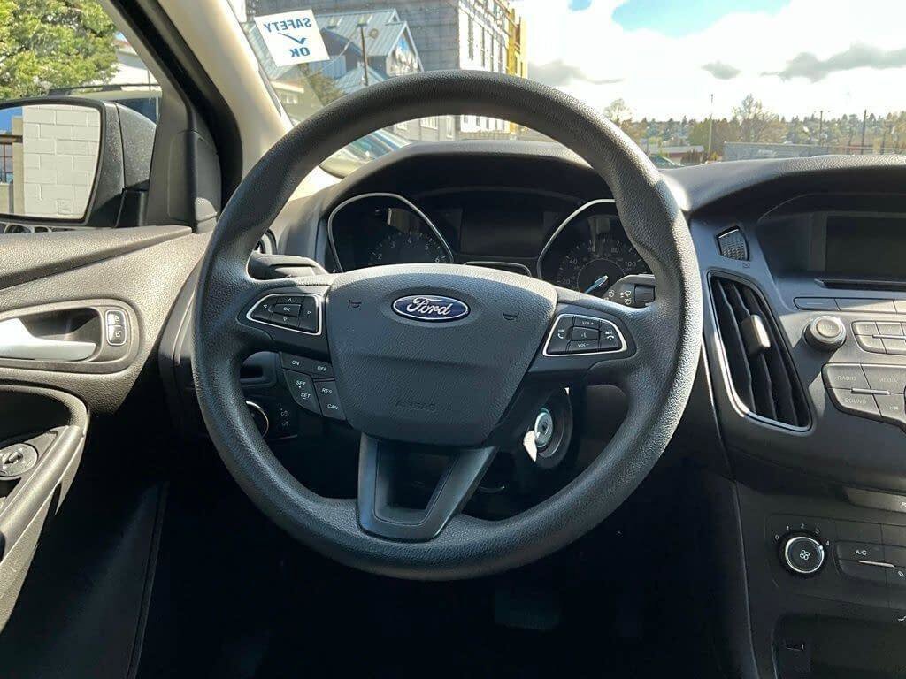 Used 2016 Ford Focus SE image 18