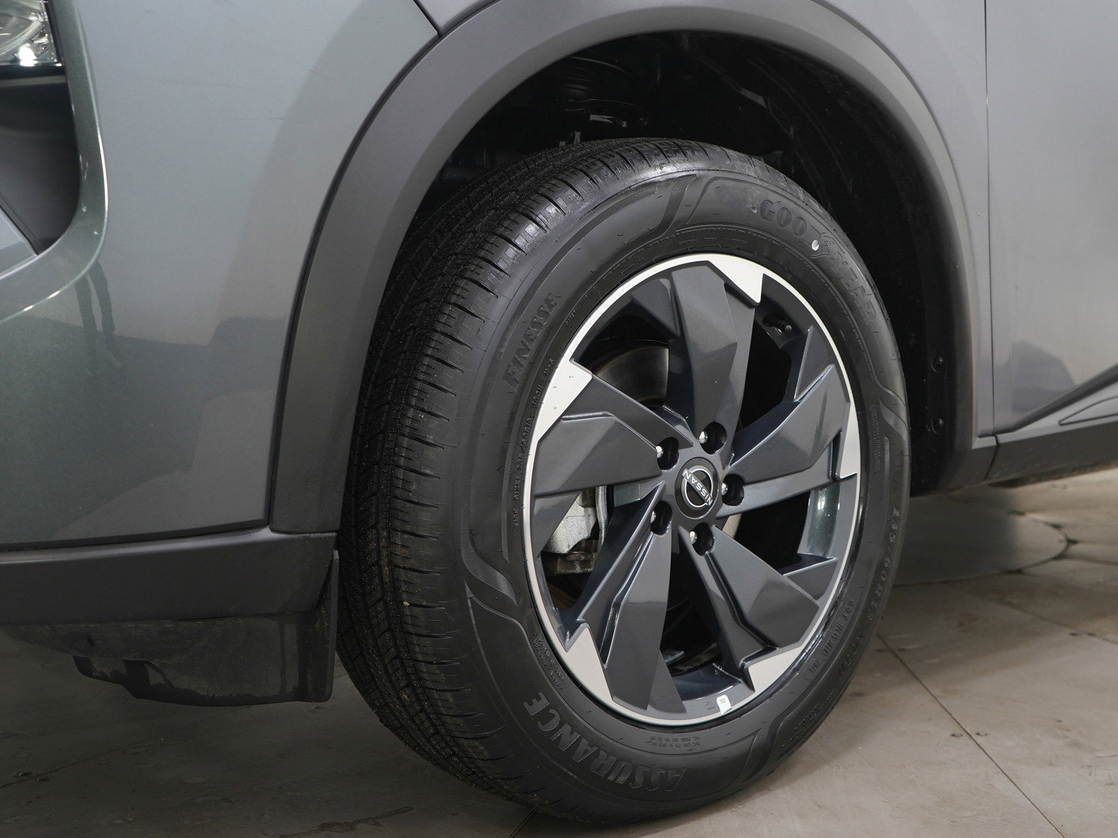 Used 2025 Nissan Rogue SV image 29