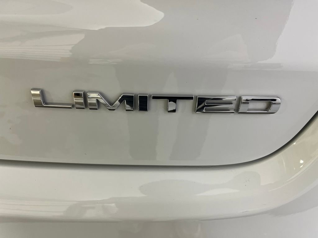 Used 2025 Jeep Compass Limited image 46