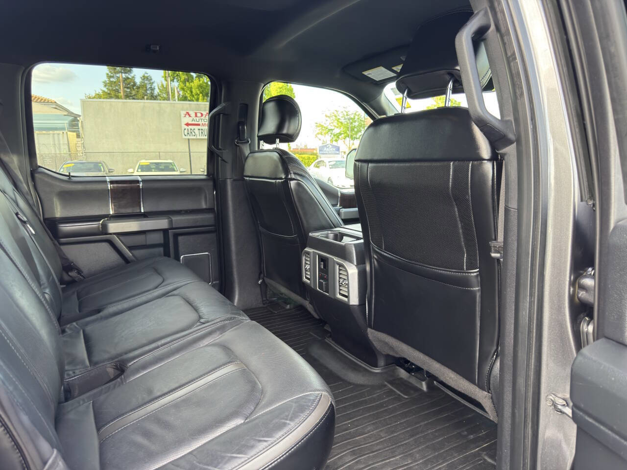 Used 2015 Ford F150 Platinum w/ Equipment Group 701A Luxury AWD/4WD image 12
