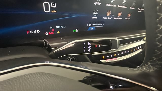 Used 2024 Cadillac Lyriq Tech AWD/4WD image 19