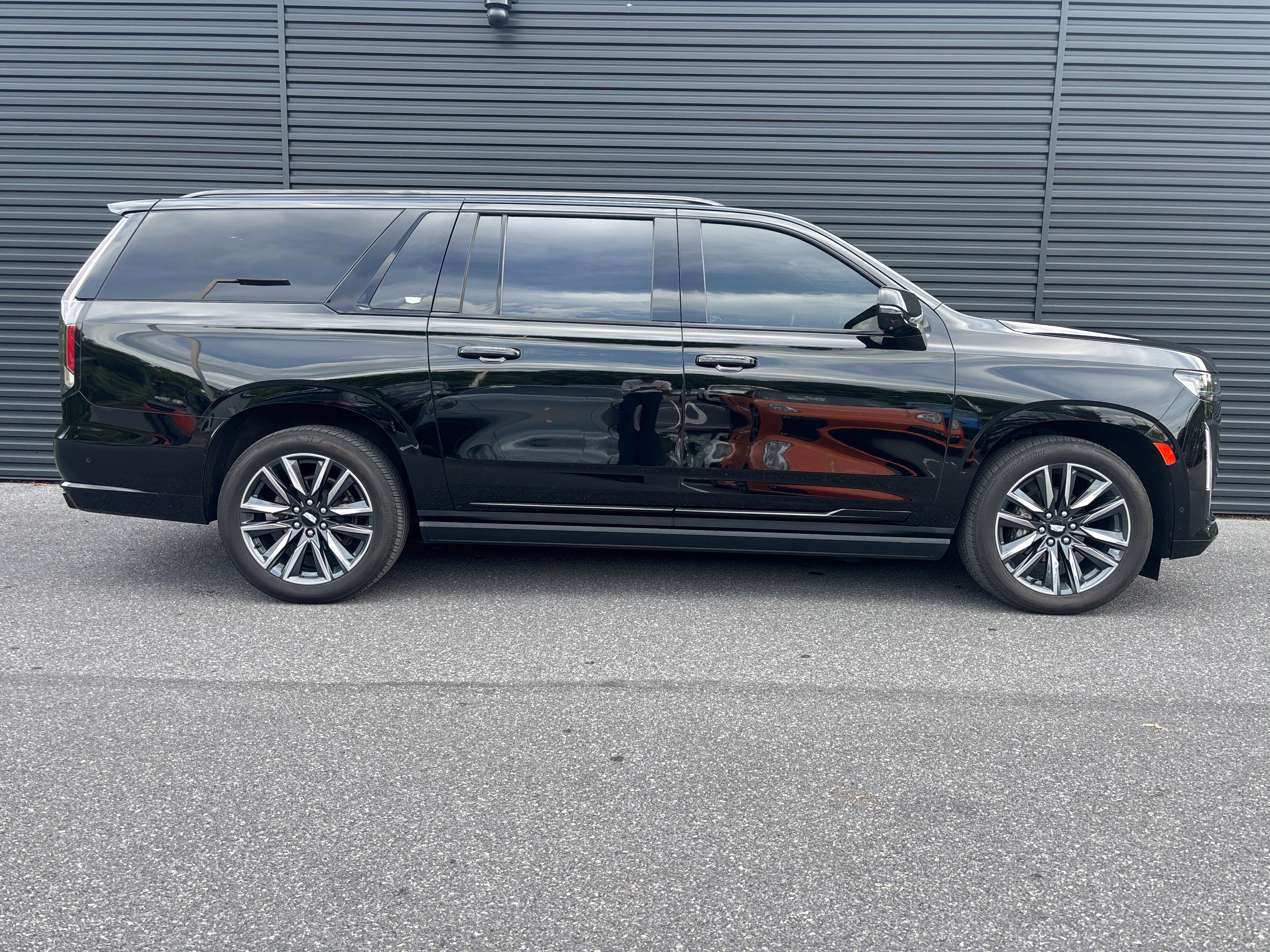 Used 2021 Cadillac Escalade ESV Sport w/ Driver Assist Tech Package AWD/4WD image 6