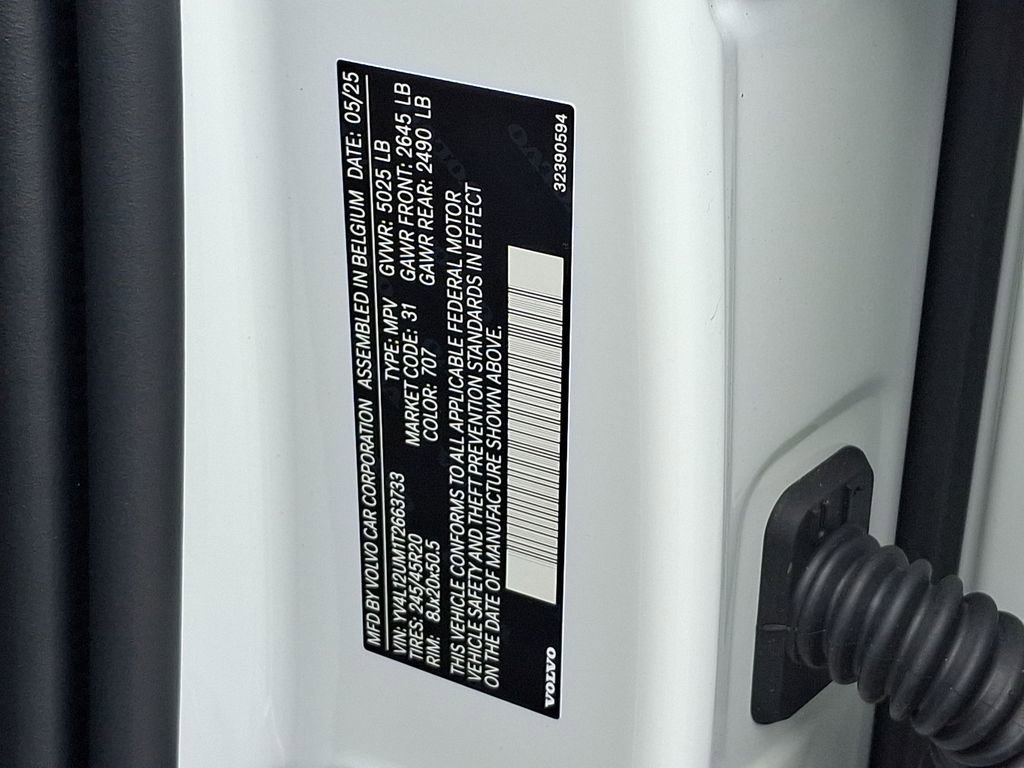 New 2026 Volvo XC40 B5 Ultra w/ Protection Package Premier image 18