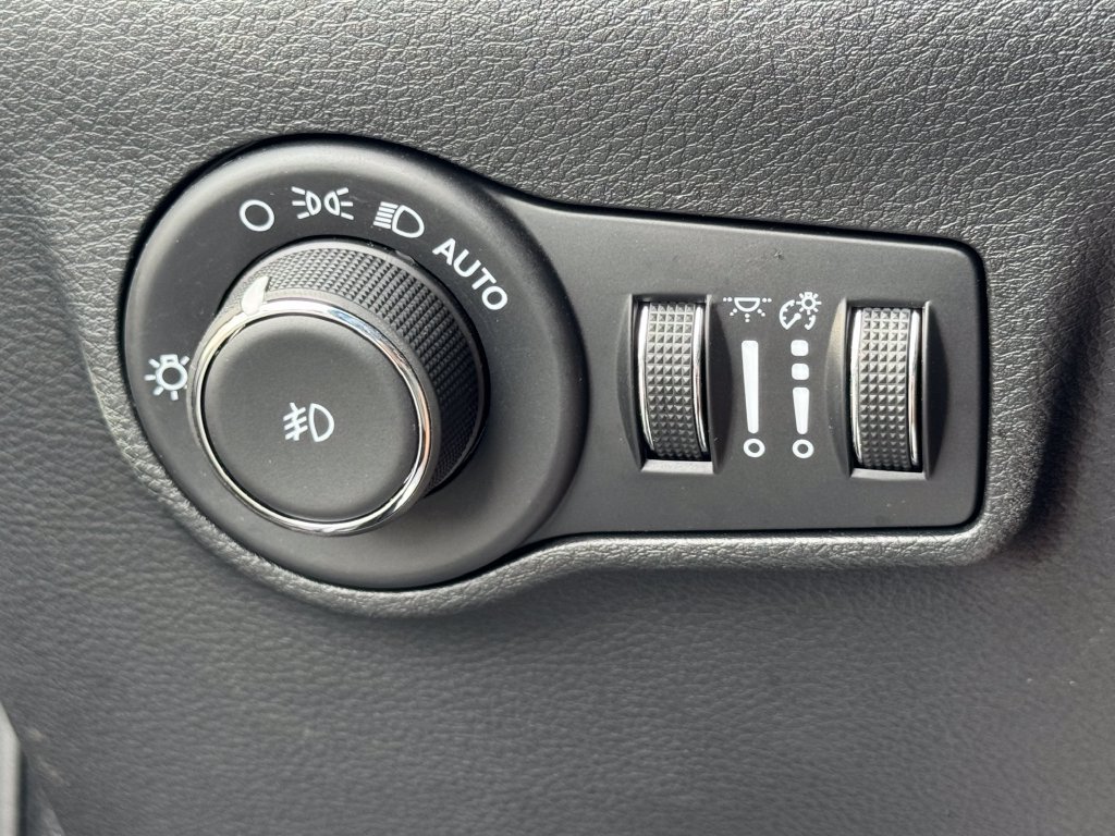 Used 2025 Jeep Compass Limited AWD/4WD image 31