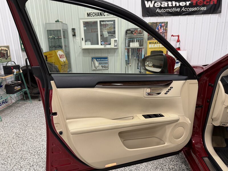 Used 2015 Lexus ES 350 w/ Luxury Package FWD image 32