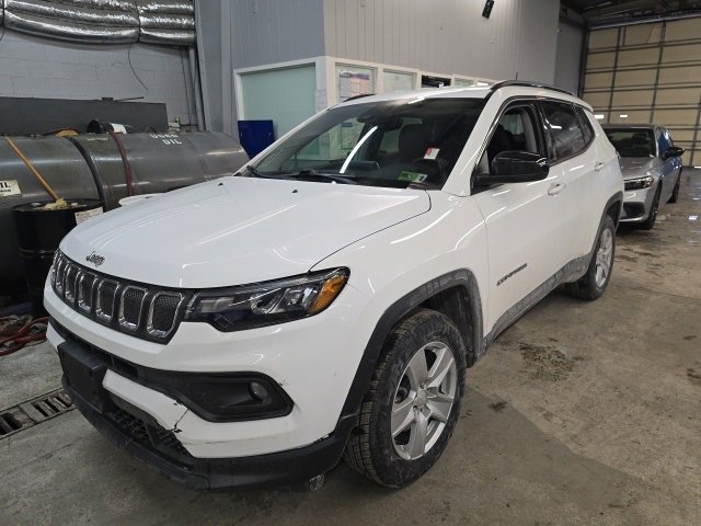 Used 2022 Jeep Compass Latitude image 1