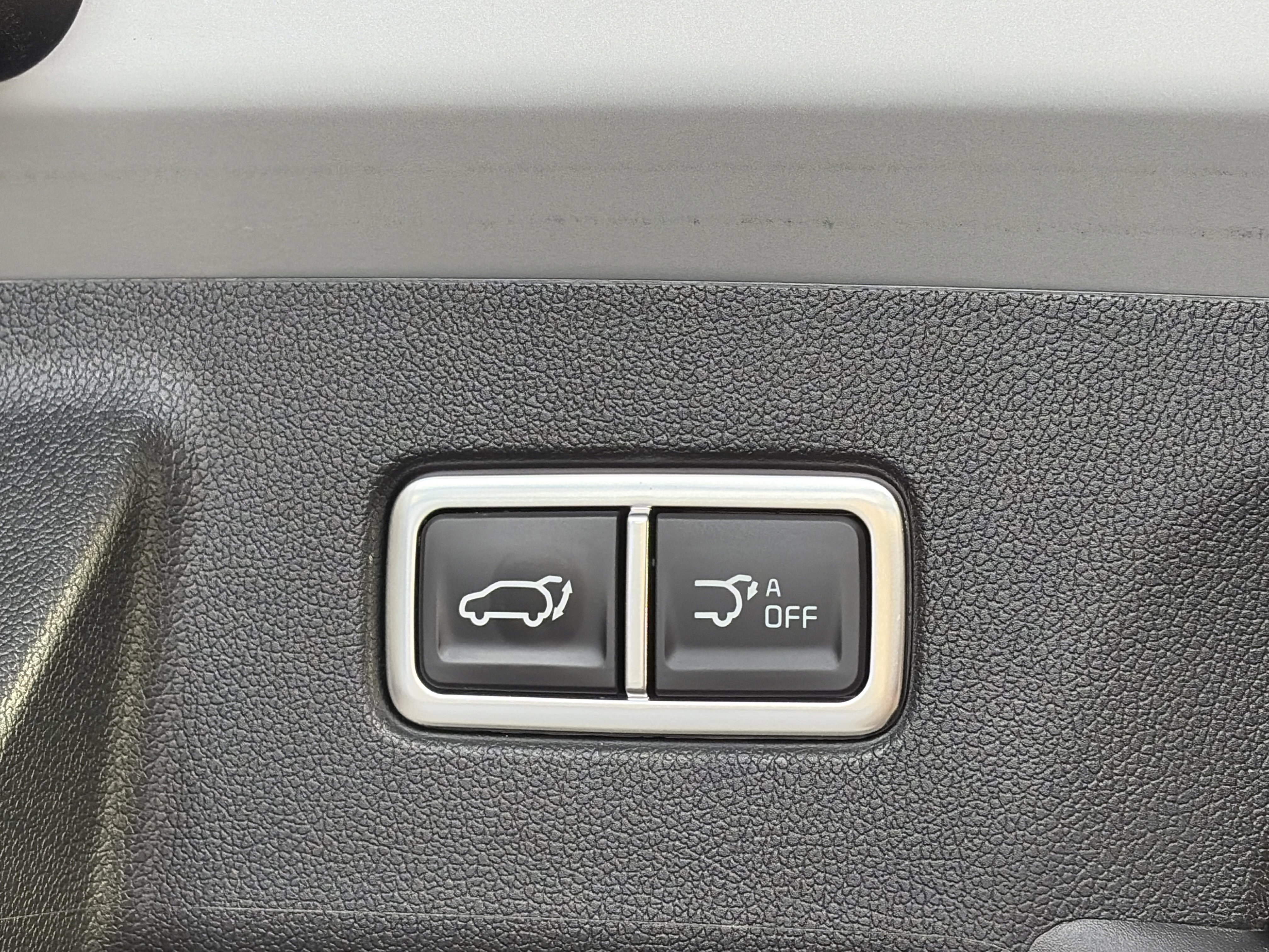 Certified 2025 Kia Sorento SX image 14