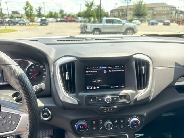 Used 2024 GMC Terrain SLE w/ Driver Convenience Package FWD image 14