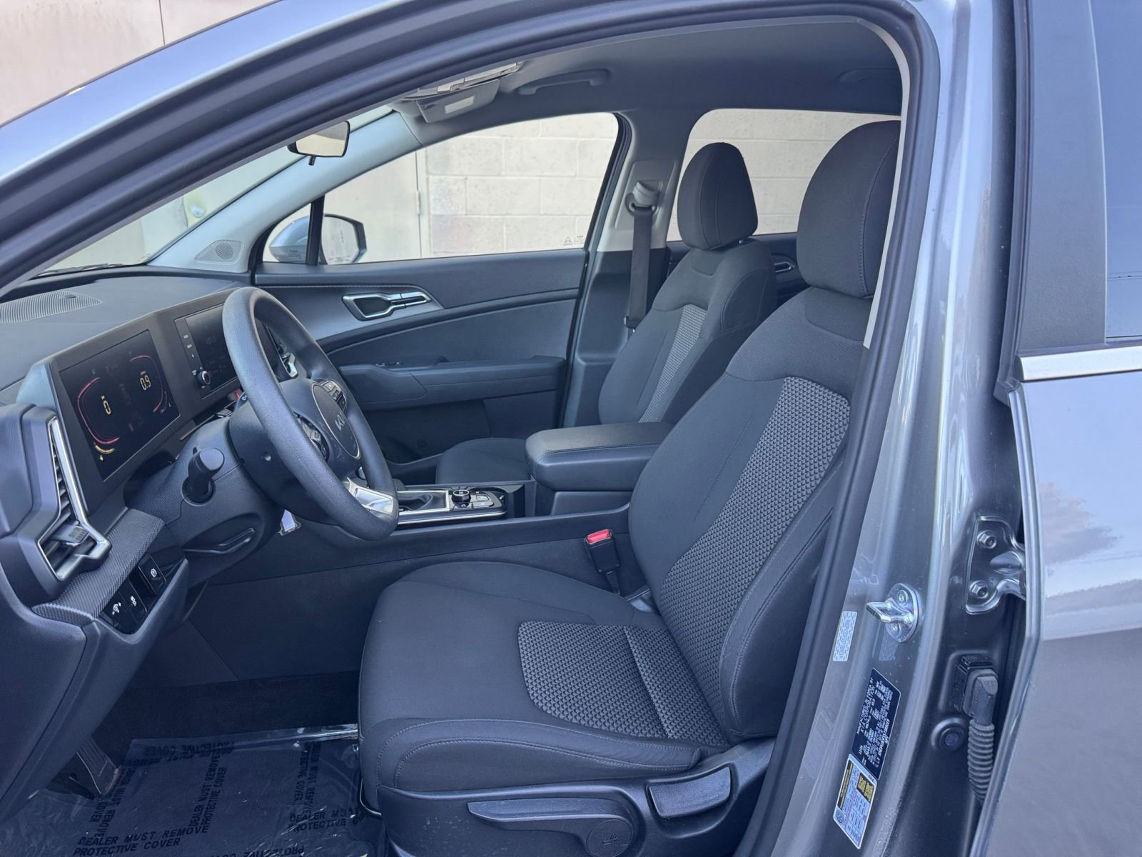Used 2025 Kia Sportage LX FWD image 25