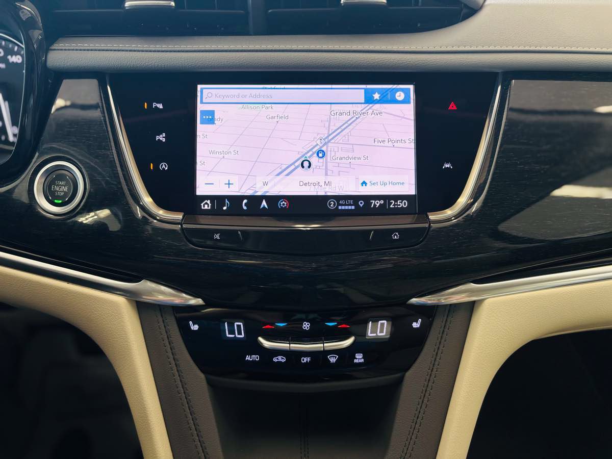 Used 2022 Cadillac XT6 Premium Luxury w/ Technology Package AWD/4WD image 60