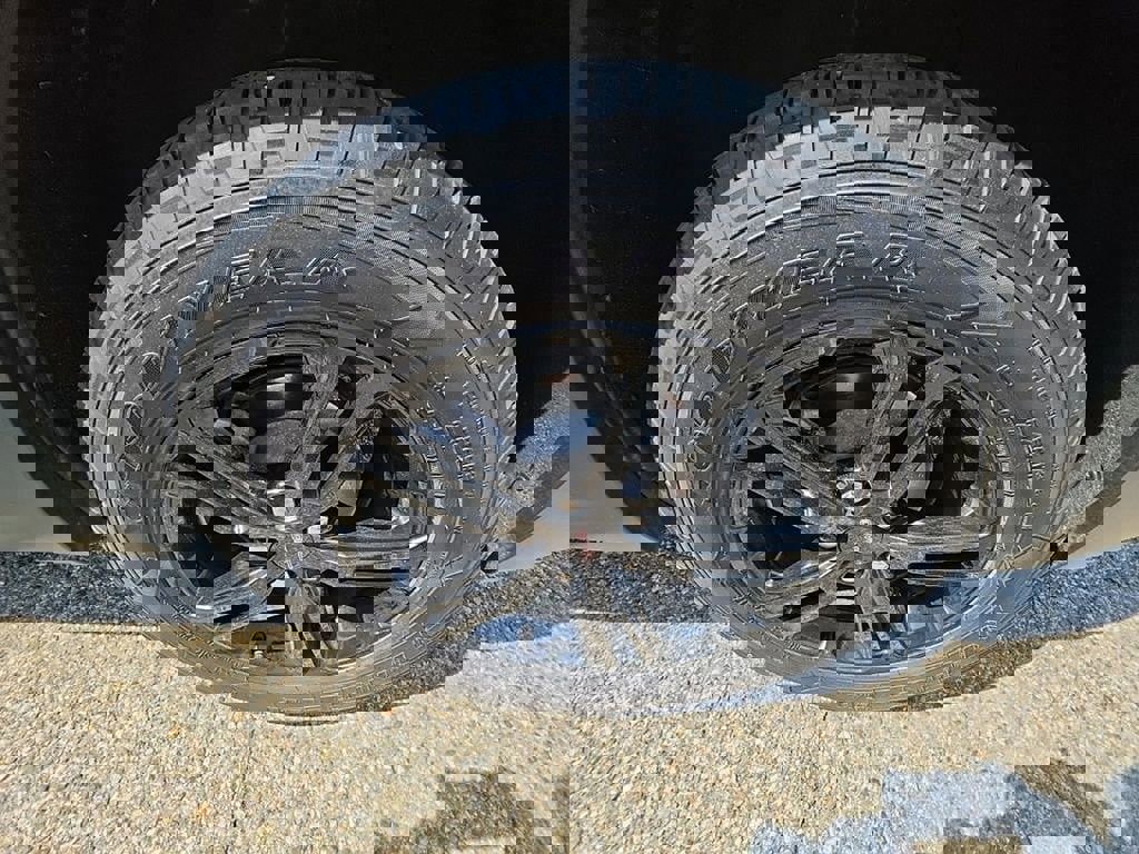 Used 2023 GMC Terrain AT4 image 36