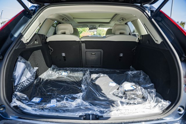 New 2026 Volvo XC60 B5 Ultra w/ Protection Package Premier image 9