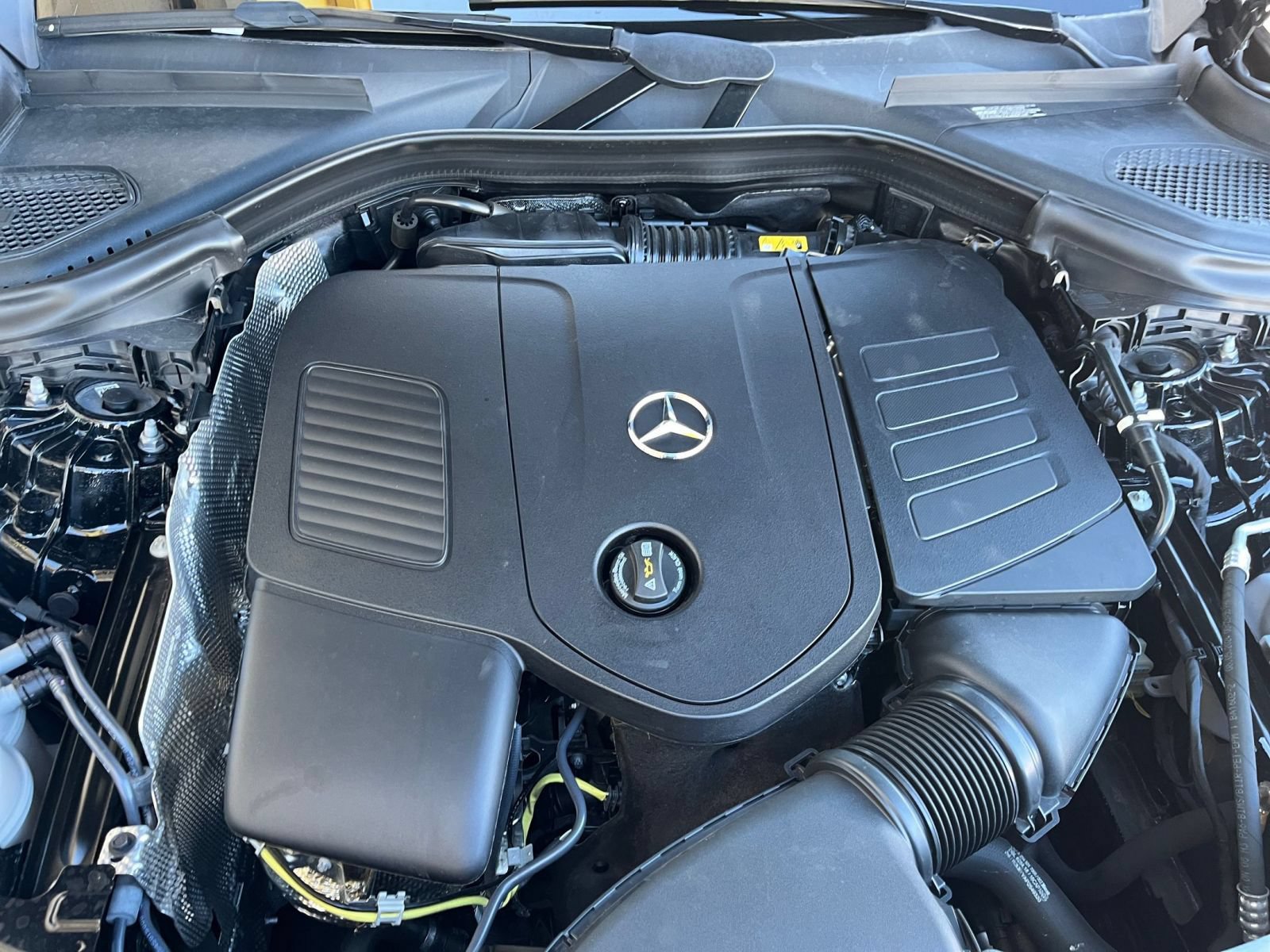 Used 2024 Mercedes-Benz GLC 300 4MATIC image 33