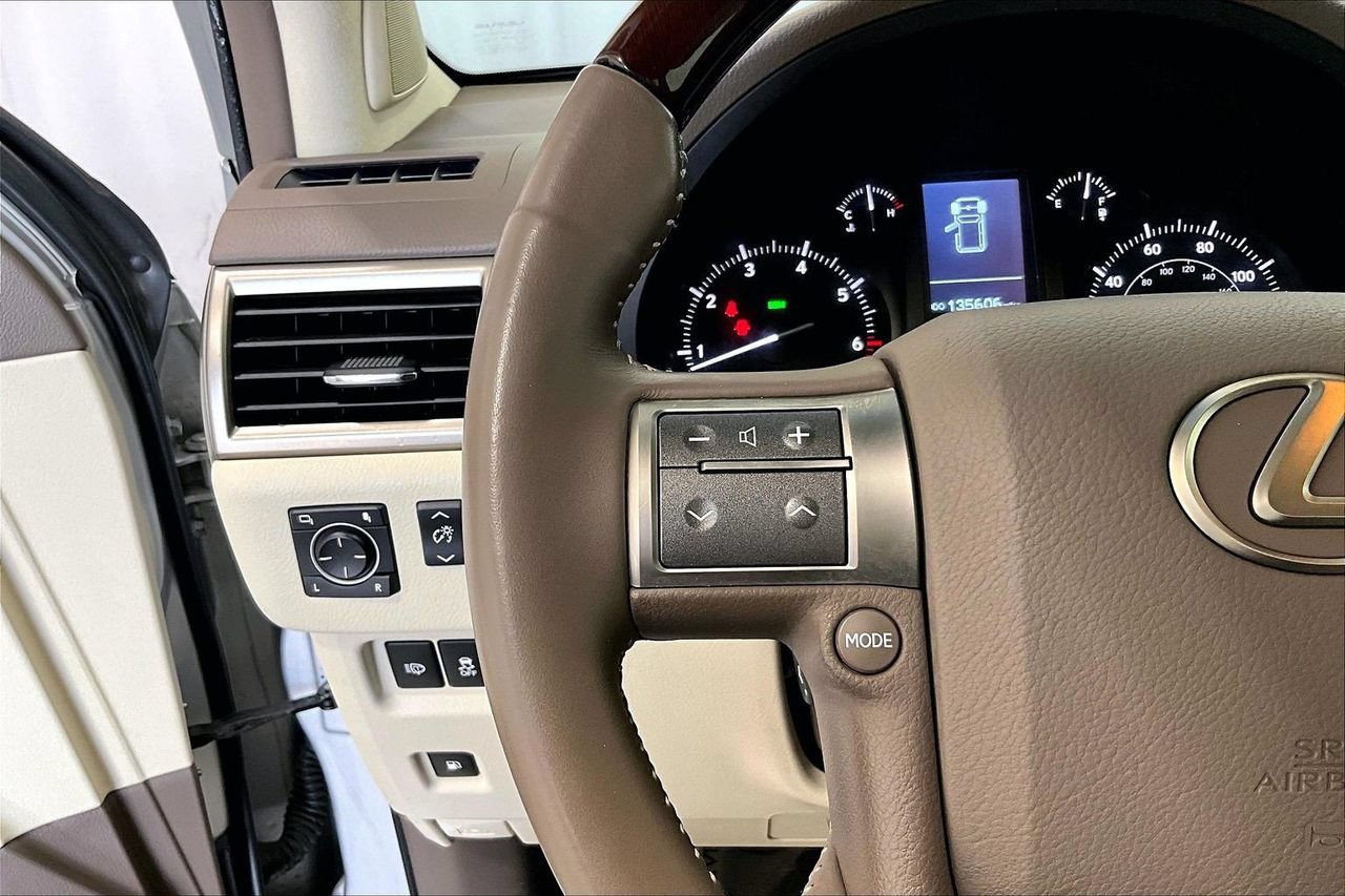 Used 2014 Lexus GX 460 w/ Premium Package AWD/4WD image 21