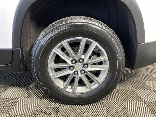 Used 2023 Chevrolet Traverse LT image 10