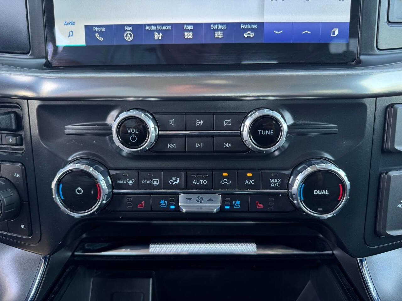 Used 2022 Ford F150 Lariat image 24