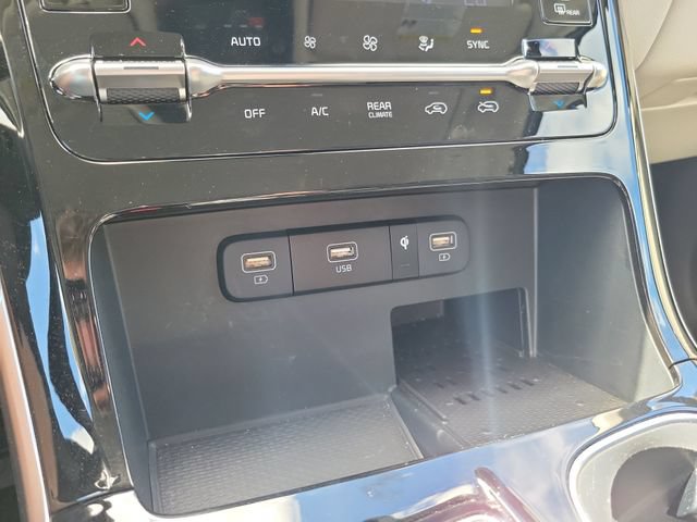 Certified 2024 Kia Carnival EX FWD image 25