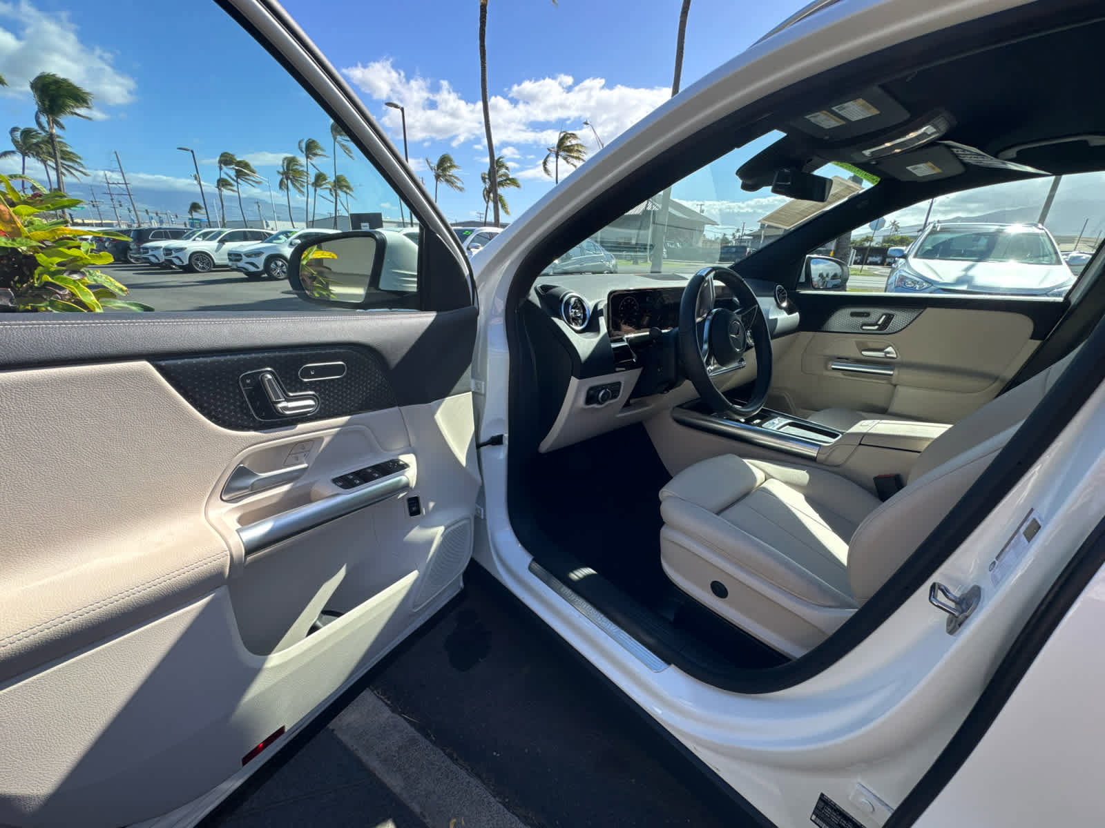 Used 2025 Mercedes-Benz GLA 250 4MATIC image 12