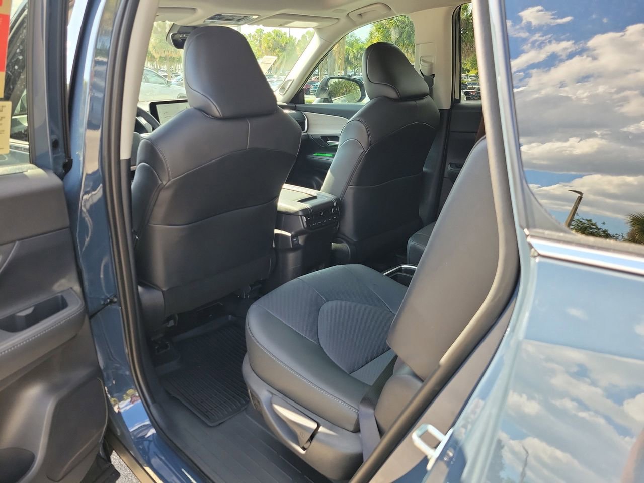 New 2026 Toyota Grand Highlander Limited FWD image 10