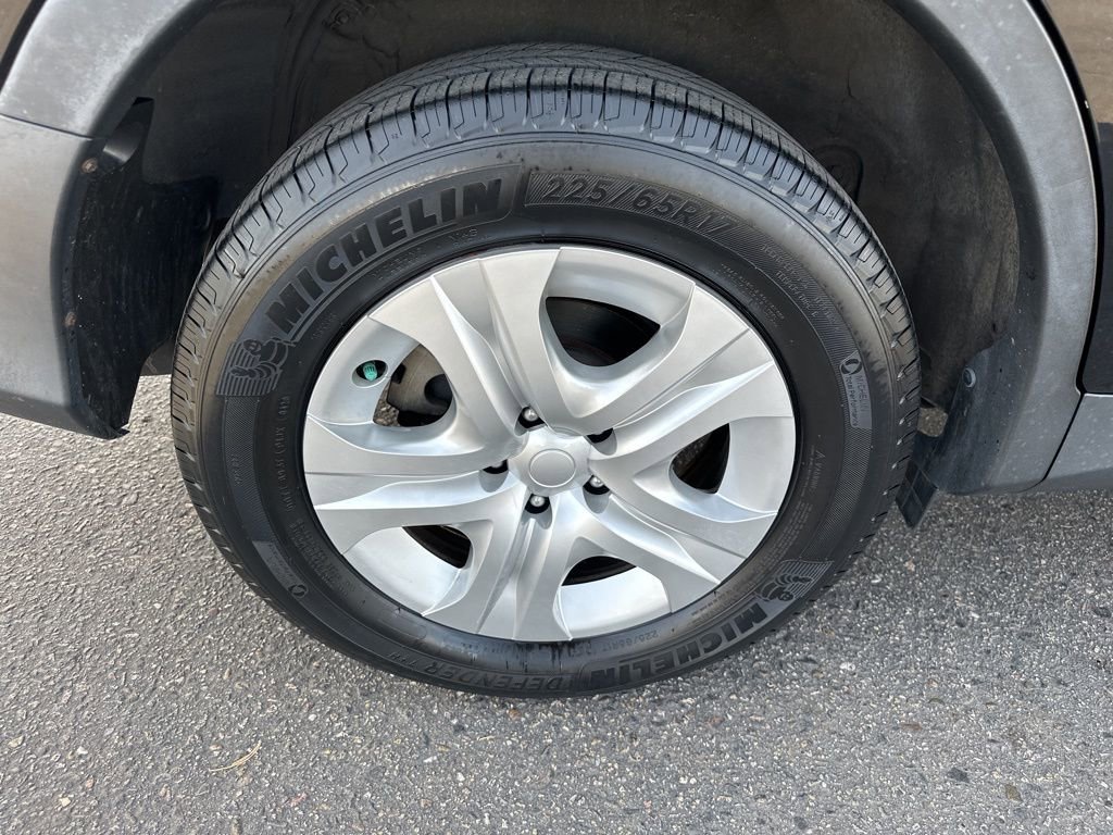 Used 2015 Toyota RAV4 LE image 38