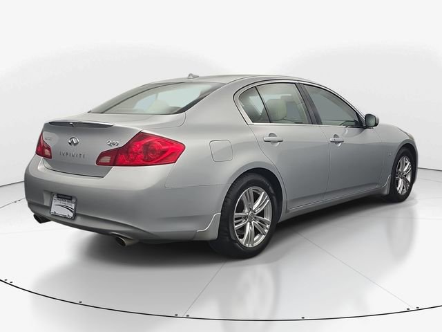 Used 2015 INFINITI Q40 w/ Moonroof Package image 9