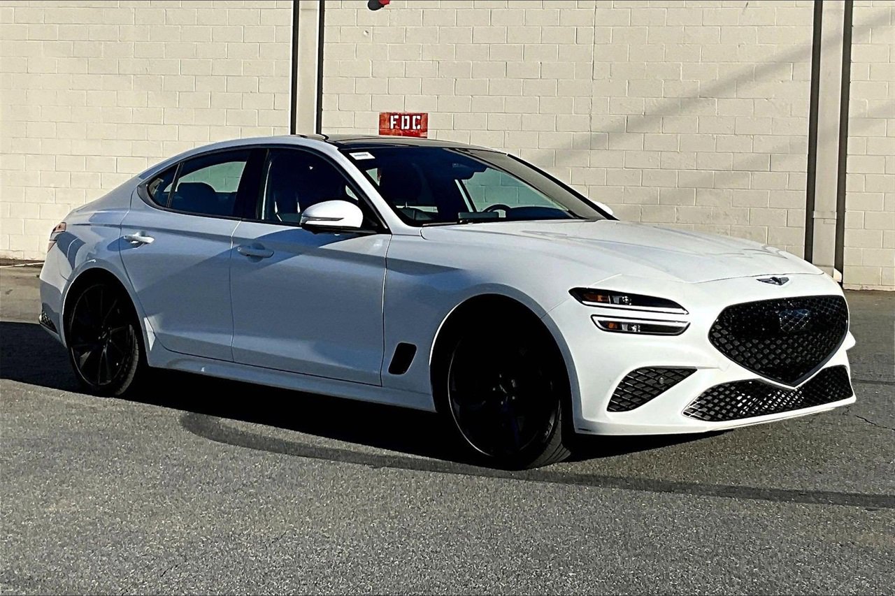 Used 2022 Genesis G70 3.3T w/ Sport Prestige Package image 2