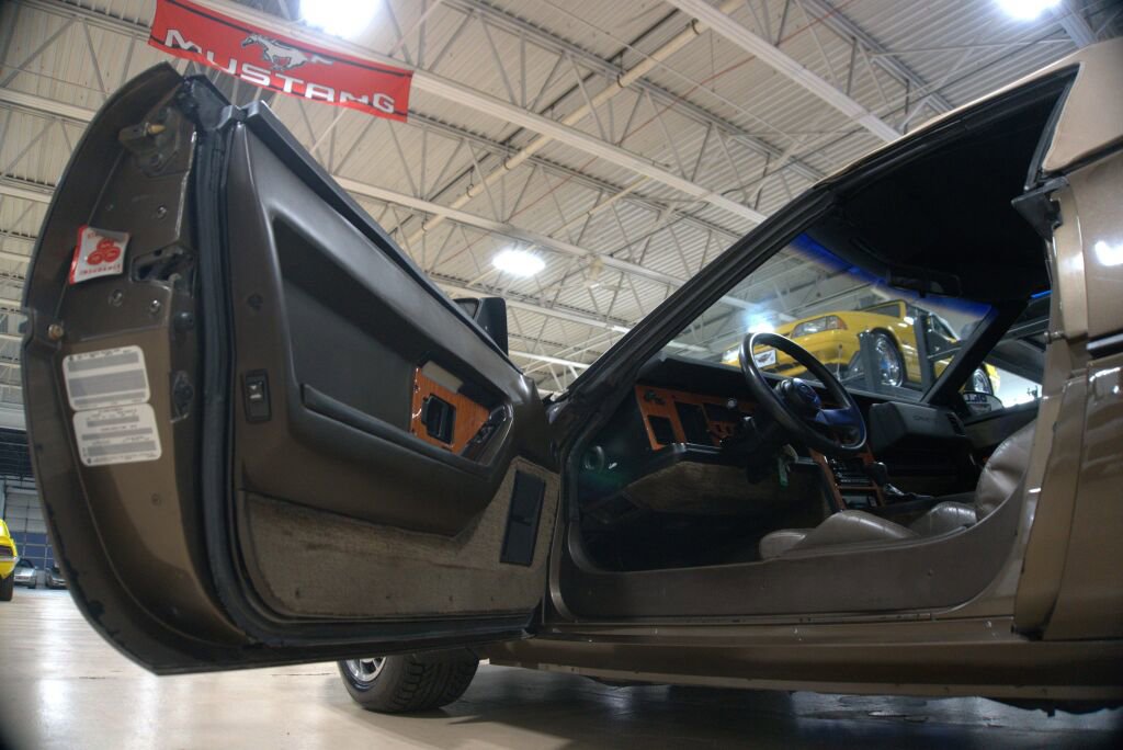 Used 1986 Chevrolet Corvette Convertible image 40