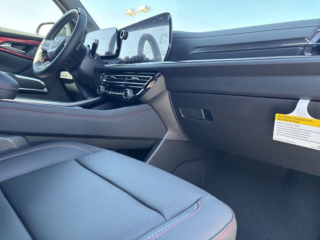 New 2026 Chevrolet Traverse Z71 w/ Enhanced Driving Package AWD/4WD image 30