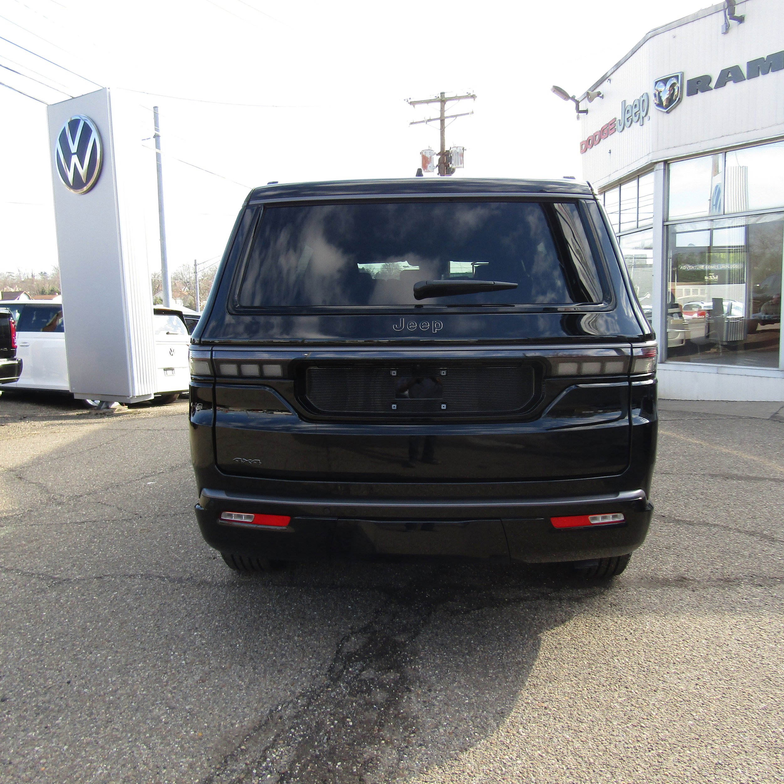 New 2026 Jeep Grand Wagoneer Limited image 12