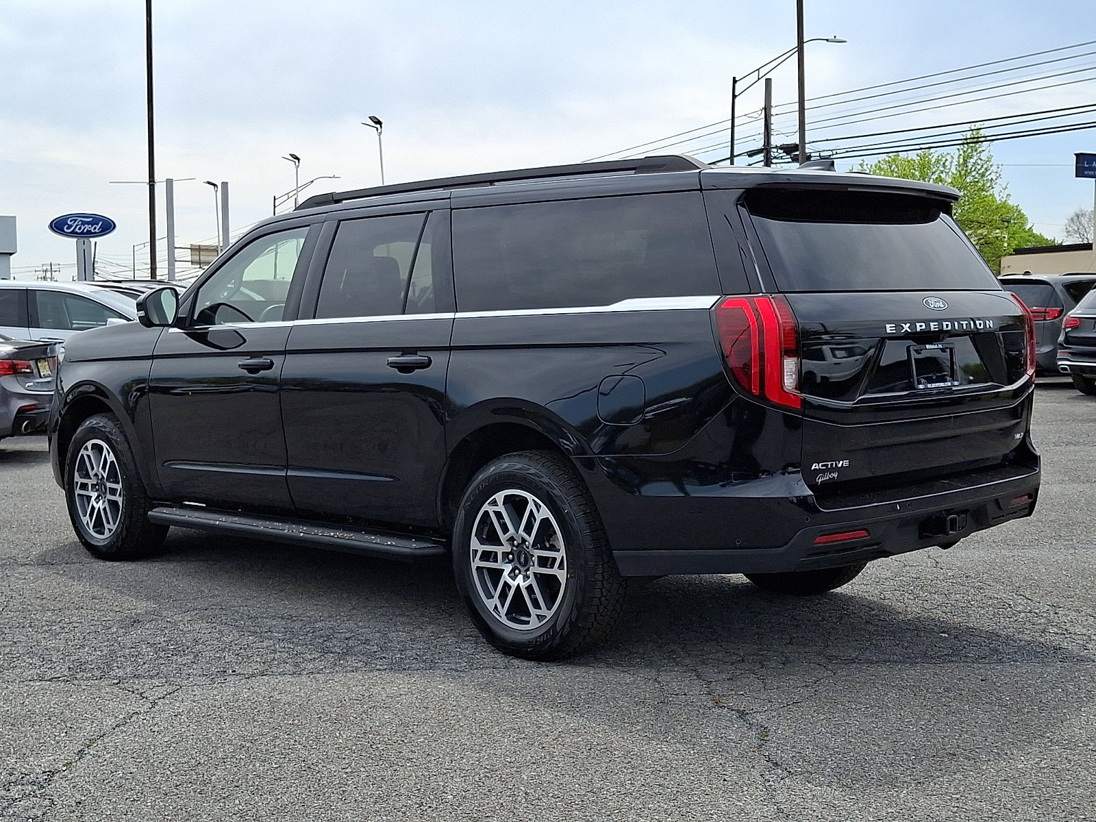 Used 2025 Ford Expedition Max Active AWD/4WD image 4