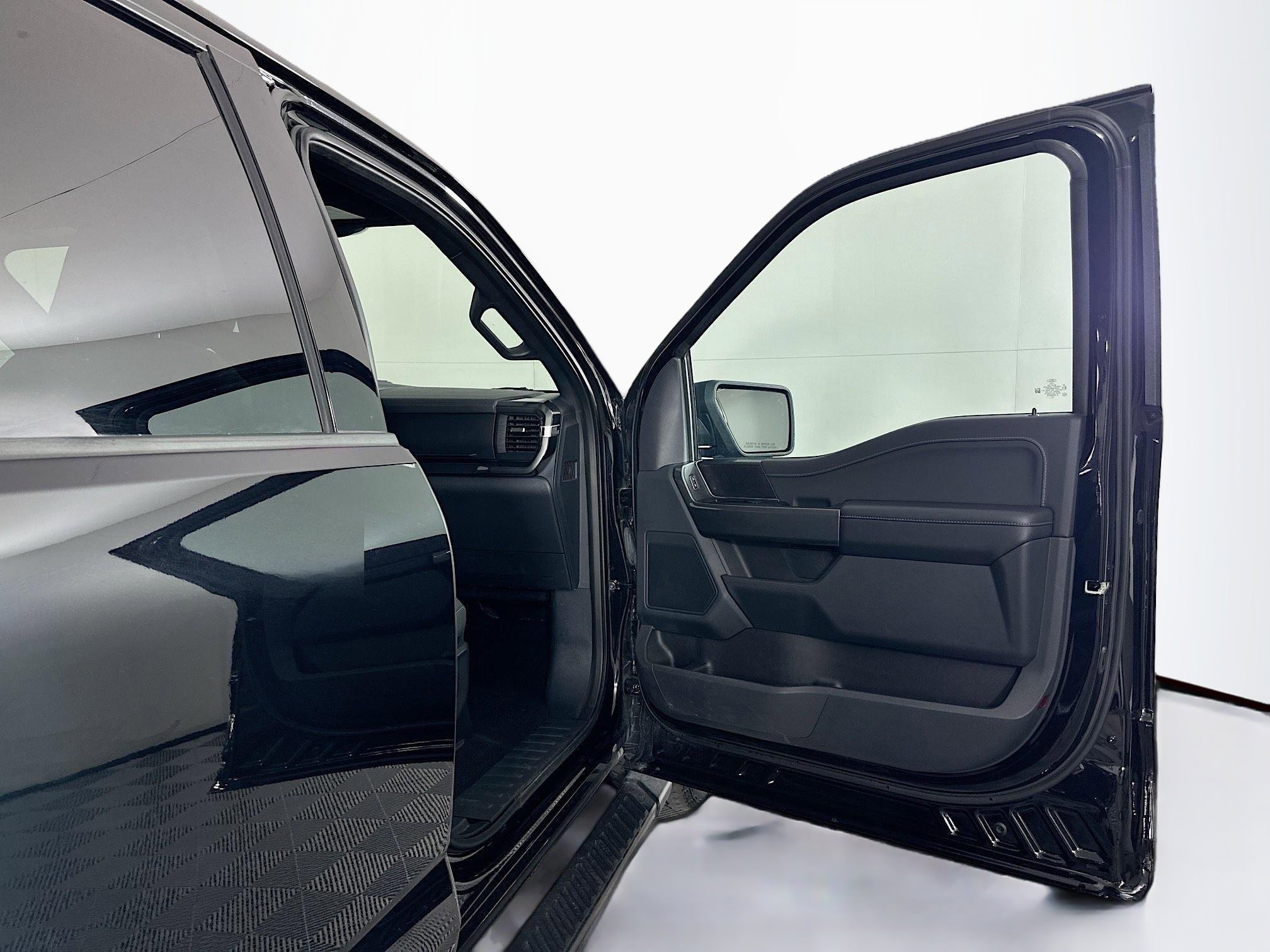 Used 2023 Ford F150 XLT w/ Equipment Group 302A High image 32