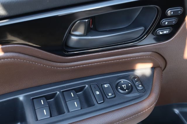 Used 2025 Honda Odyssey Touring image 18