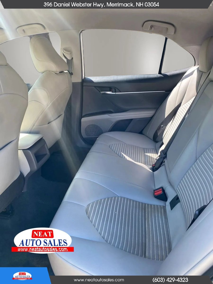 Used 2022 Toyota Camry SE FWD image 10