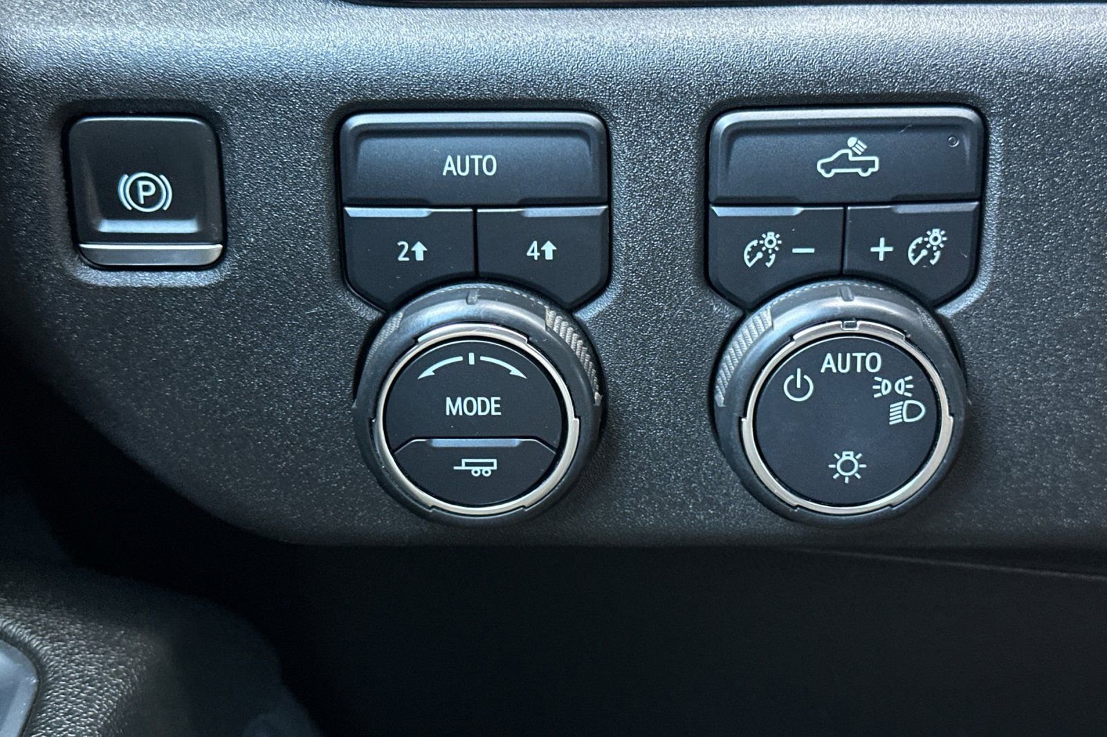 Used 2024 Chevrolet Silverado 1500 LT w/ Convenience Package II image 35