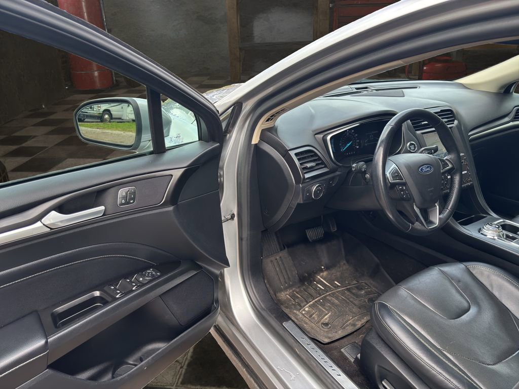 Used 2020 Ford Fusion Titanium AWD/4WD image 46