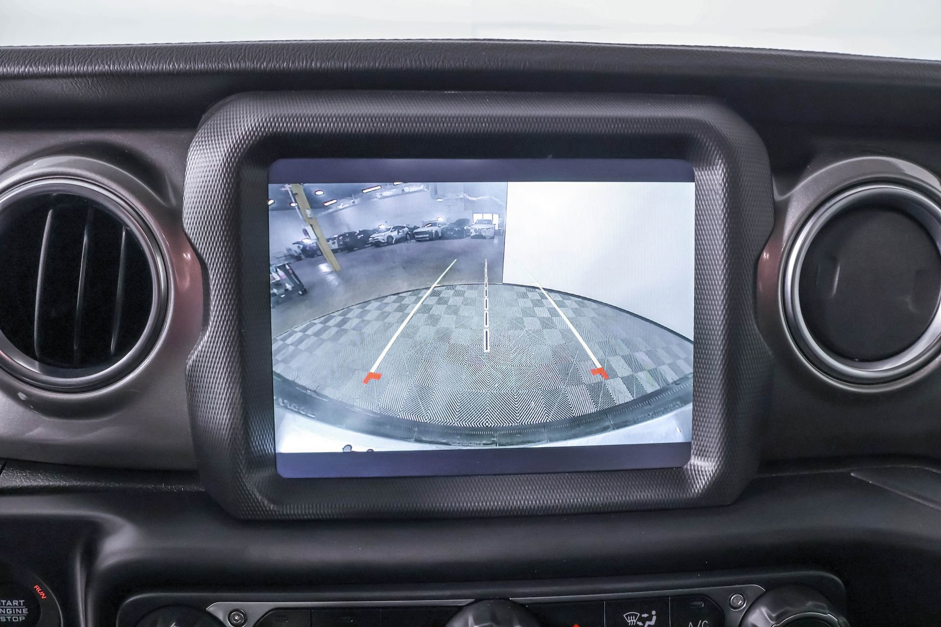 Used 2020 Jeep Wrangler Unlimited Sahara image 5