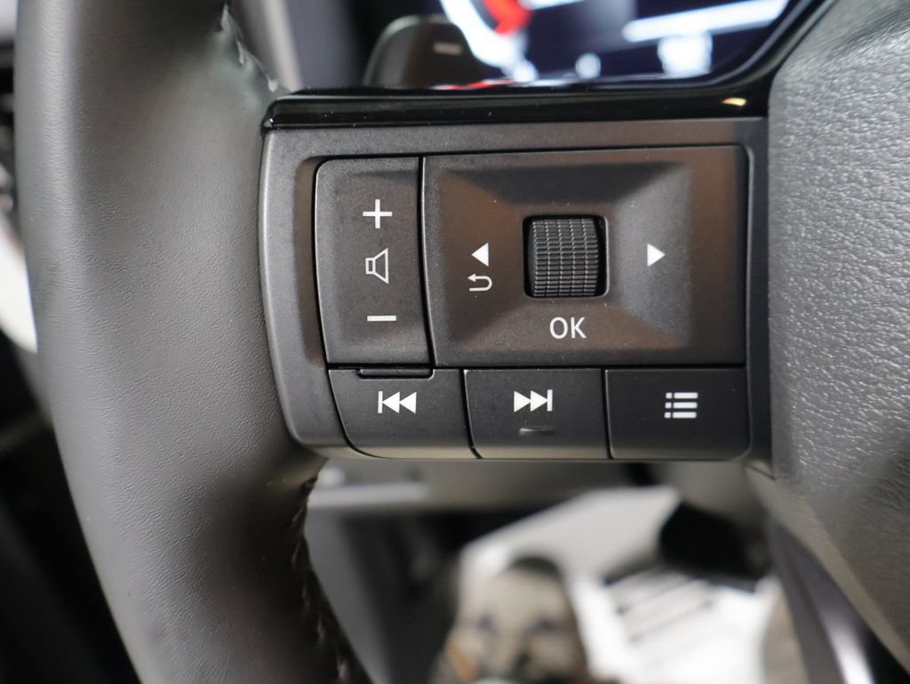 Used 2025 Nissan Rogue Platinum w/ Platinum Premium Package AWD/4WD image 33