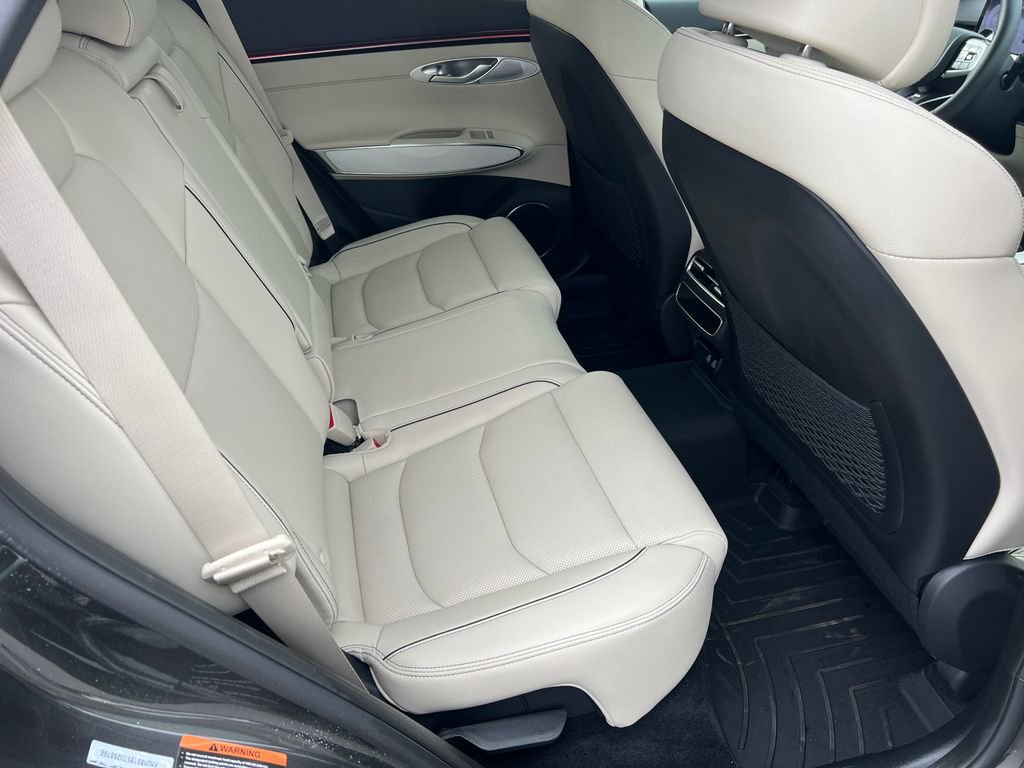 Used 2026 Genesis GV70 2.5T Advanced image 15