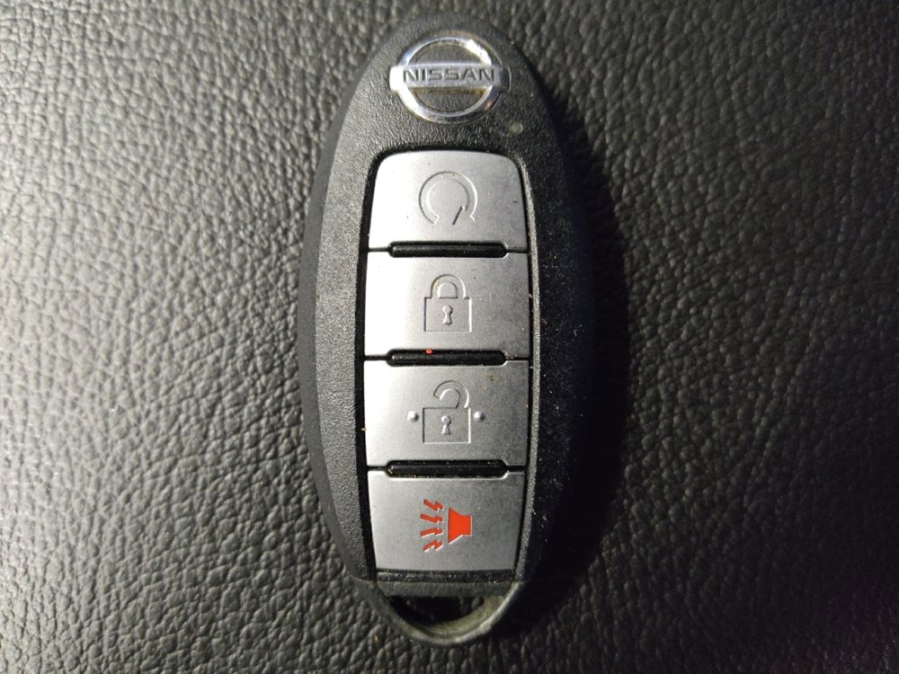 Used 2020 Nissan Pathfinder SV image 32