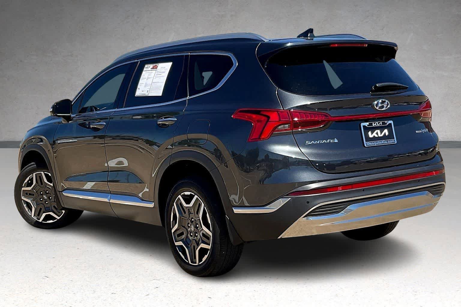 Used 2023 Hyundai Santa Fe Limited w/ Cargo Package image 4