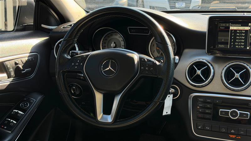 Used 2015 Mercedes-Benz GLA 250 4MATIC image 28