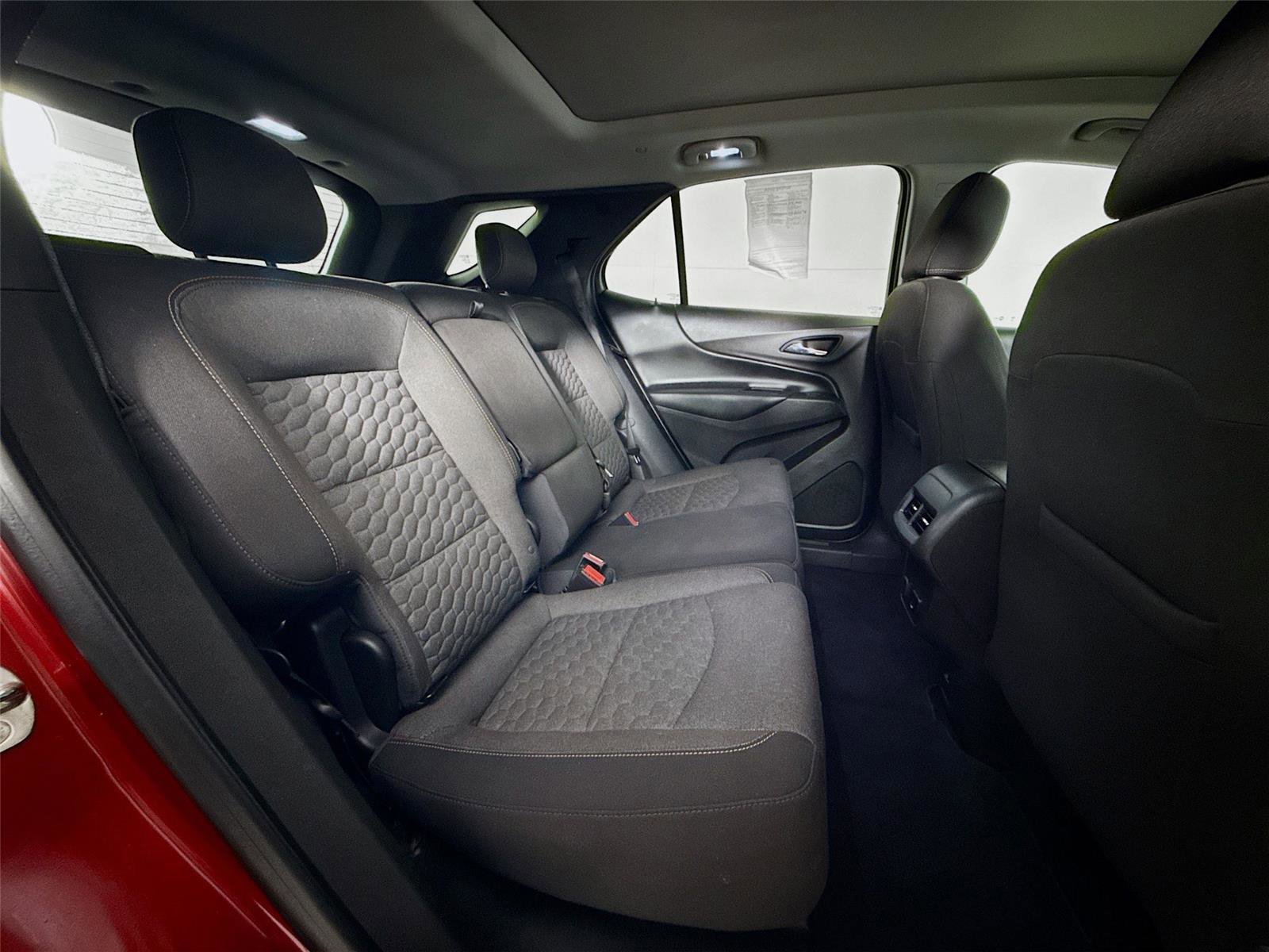 Used 2018 Chevrolet Equinox LT w/ Sun & Infotainment Package image 28