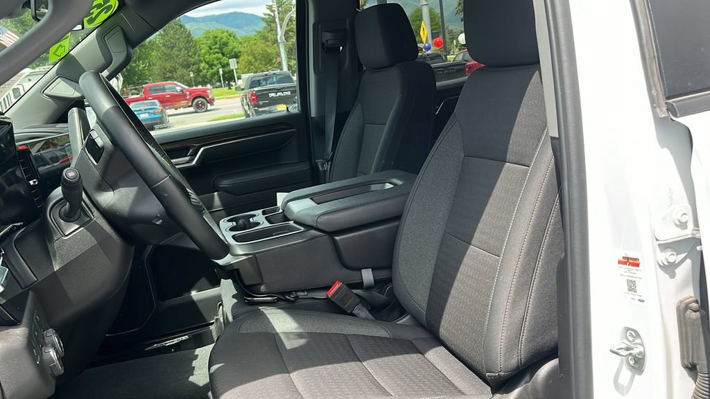 Used 2025 Chevrolet Silverado 1500 LT w/ Protection Package AWD/4WD image 10