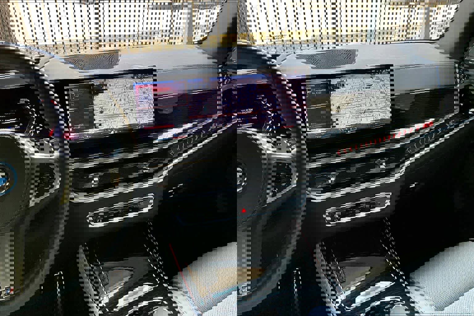 Used 2024 BMW X5 xDrive50e w/ M Sport Package image 6