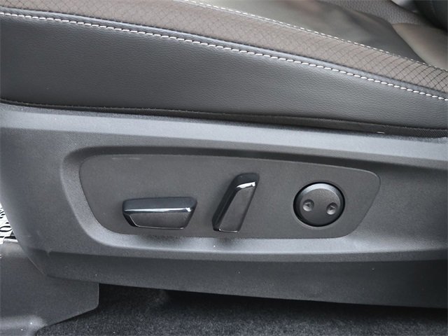 New 2025 Nissan Pathfinder SL image 12