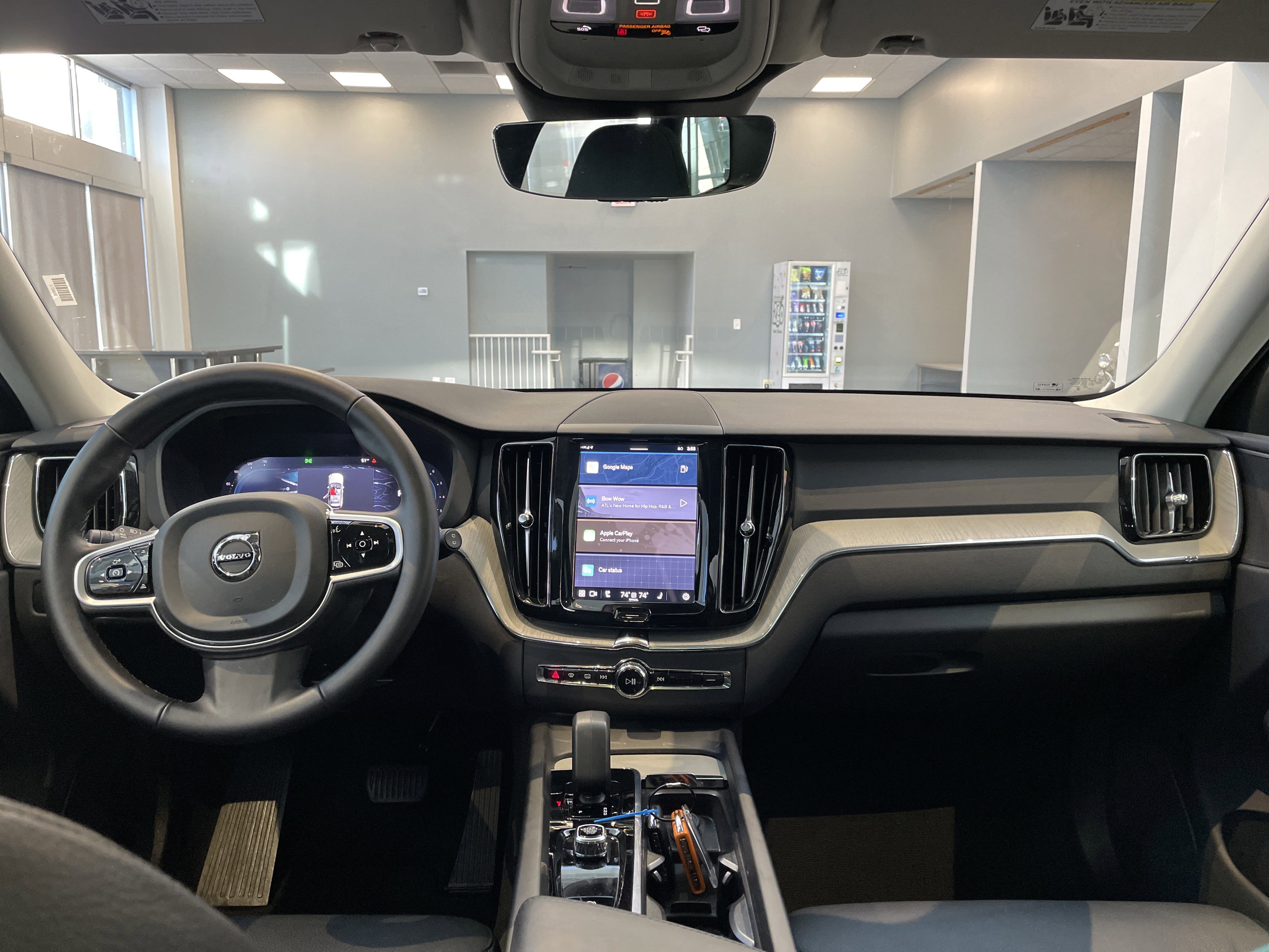 Used 2025 Volvo XC60 B5 Plus AWD/4WD image 19