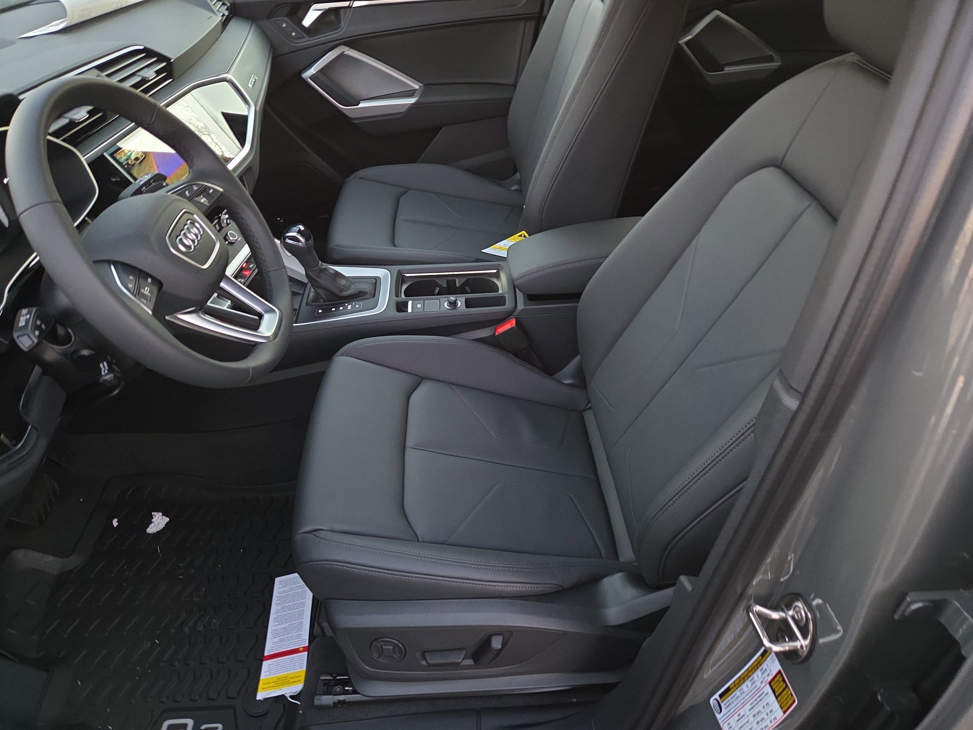 New 2025 Audi Q3 2.0T Premium image 5